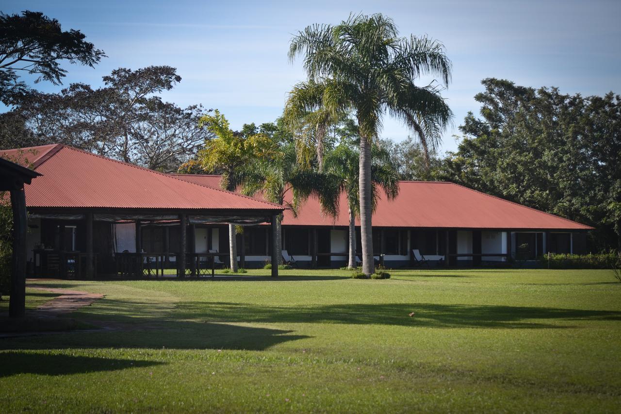 Aguape Lodge Colonia Carlos Pellegrini  Exterior photo